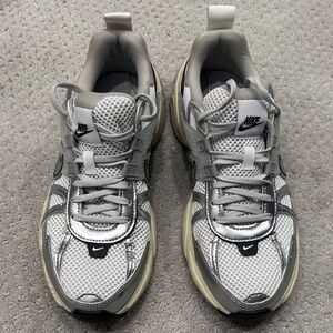 Nike V2K Running Shoes